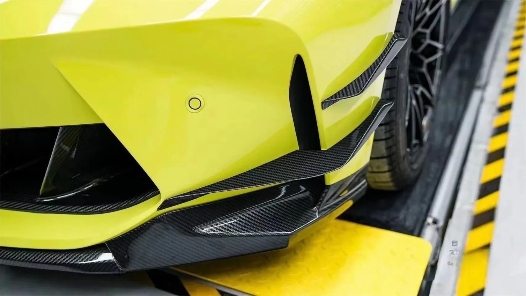 High Quality Fast Delivery Whole Sale Price Dry Carbon Fiber VS Style Bumper Canards Body Kits for  M3/M4/G80/G82